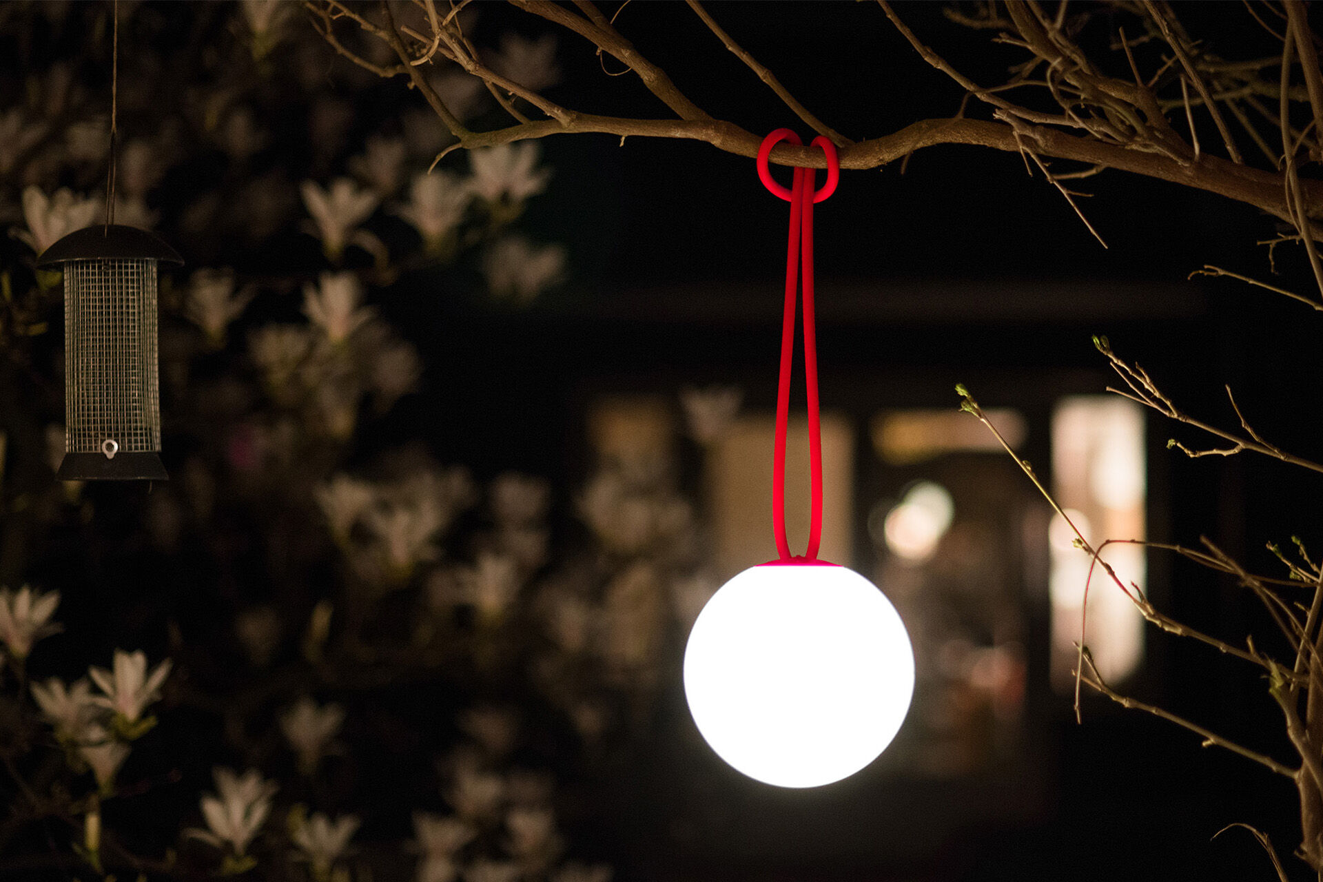 Bolleke: a wireless spherical LED light | Fatboy