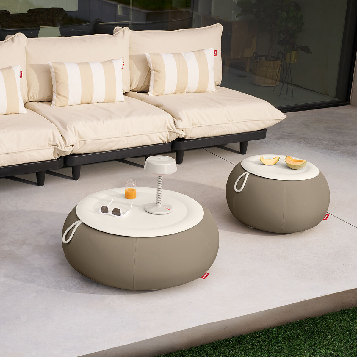 Inflatable outdoor coffee tables | Fatboy
