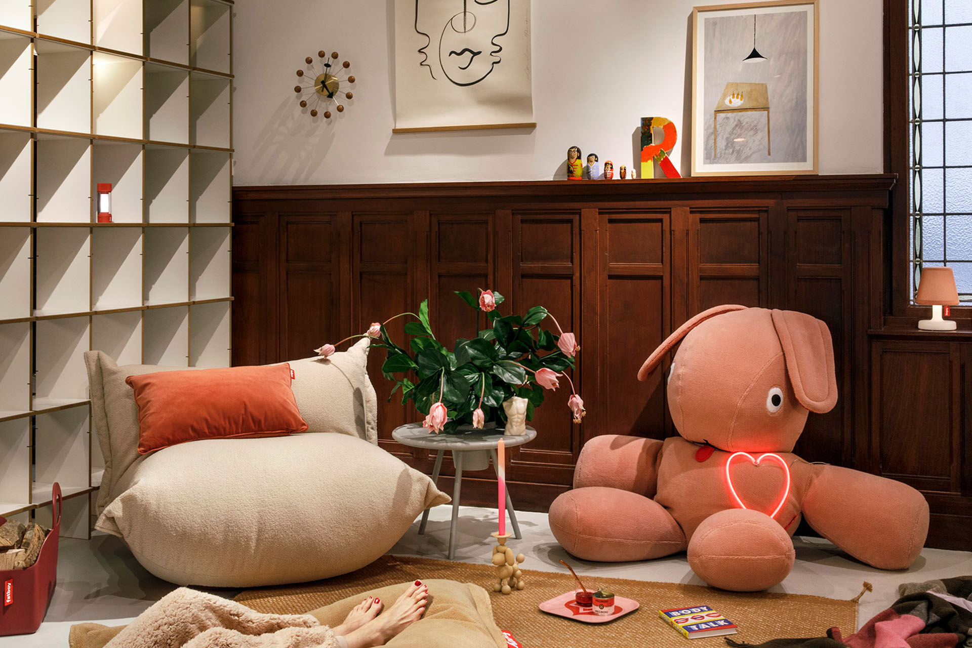 CO9: giant rabbit, giant hug | Fatboy