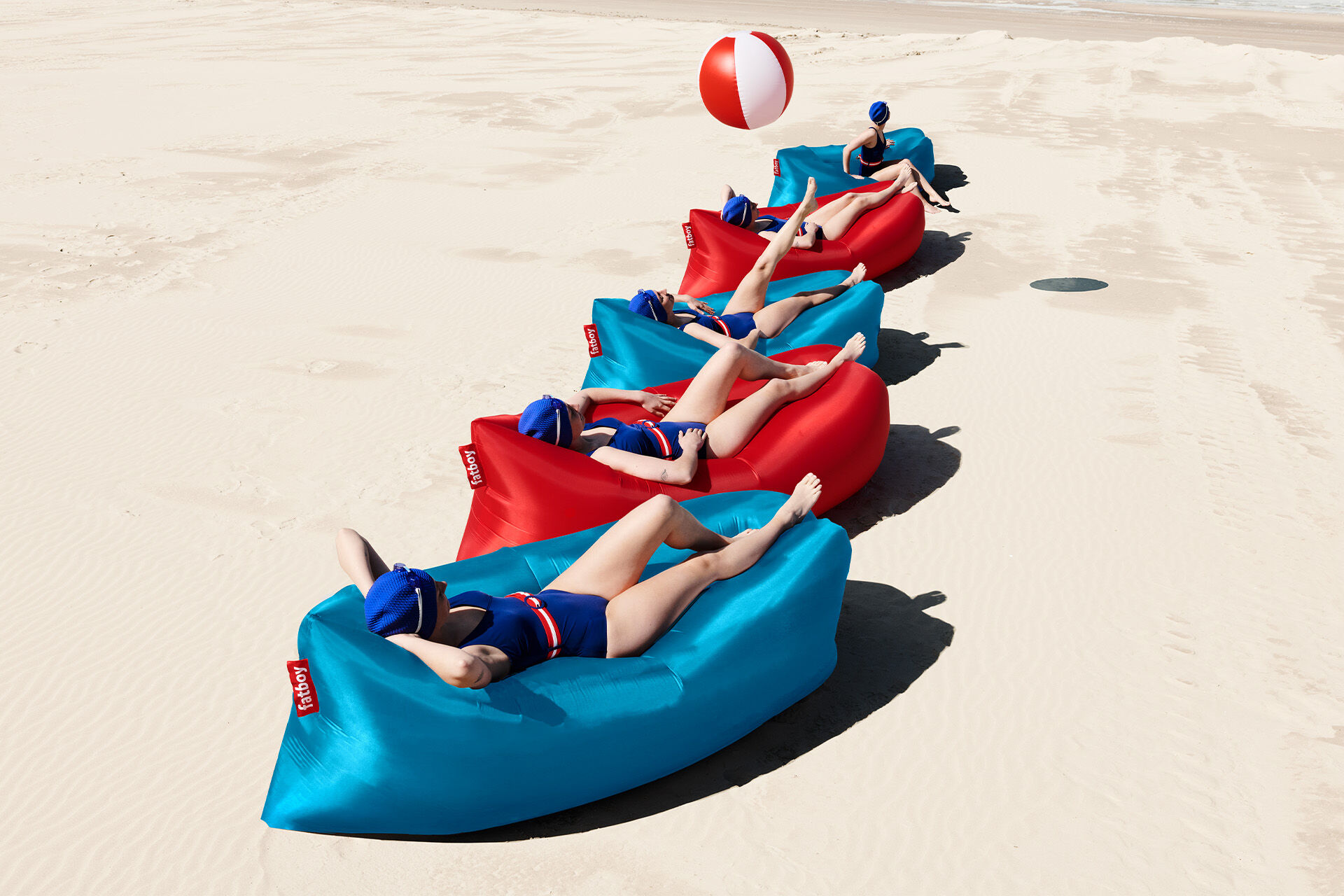 レア 新品未使用LAMZAC × DHL fatboy エアクッション Lamzac®: the one and only air sofa for adventures | Fatboy